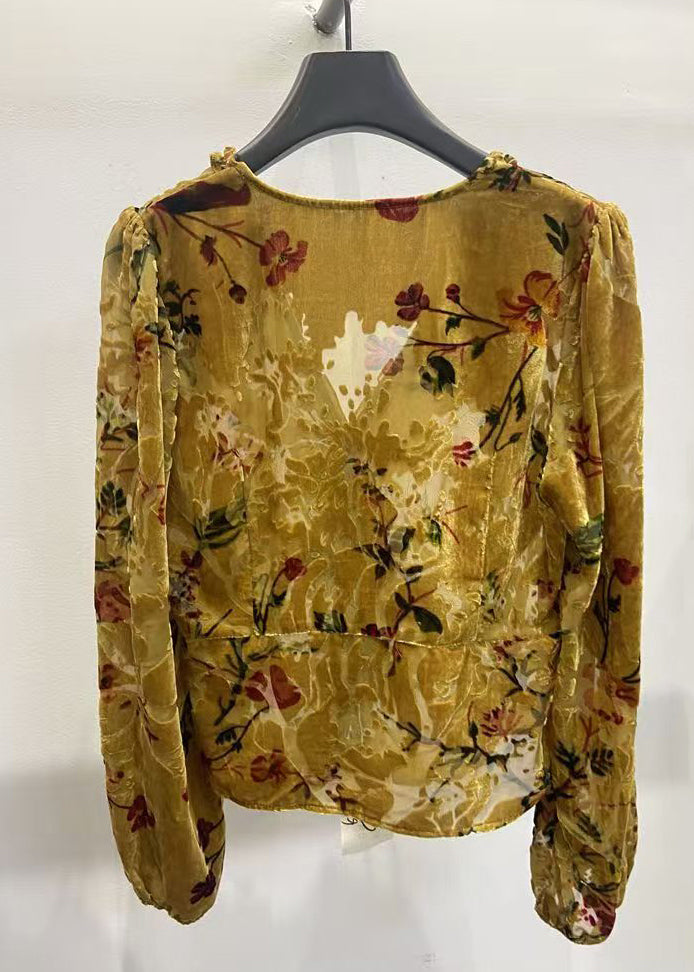 A Vintage Style Shirt with Delicate Timeless Details