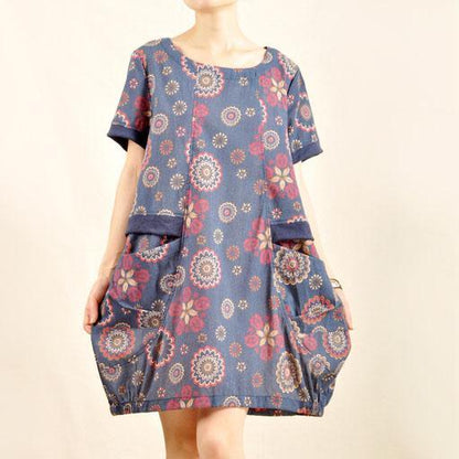 Classic Vintage Dress with a Flattering Fit