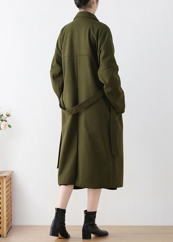 Well Tailored Coat with a Graceful Silhouette