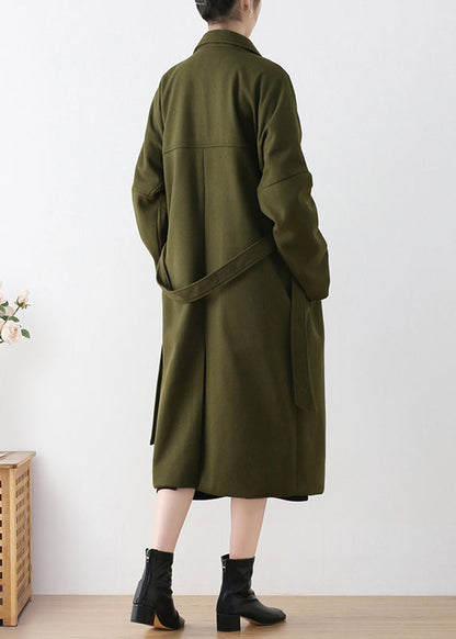 Well Tailored Coat with a Graceful Silhouette