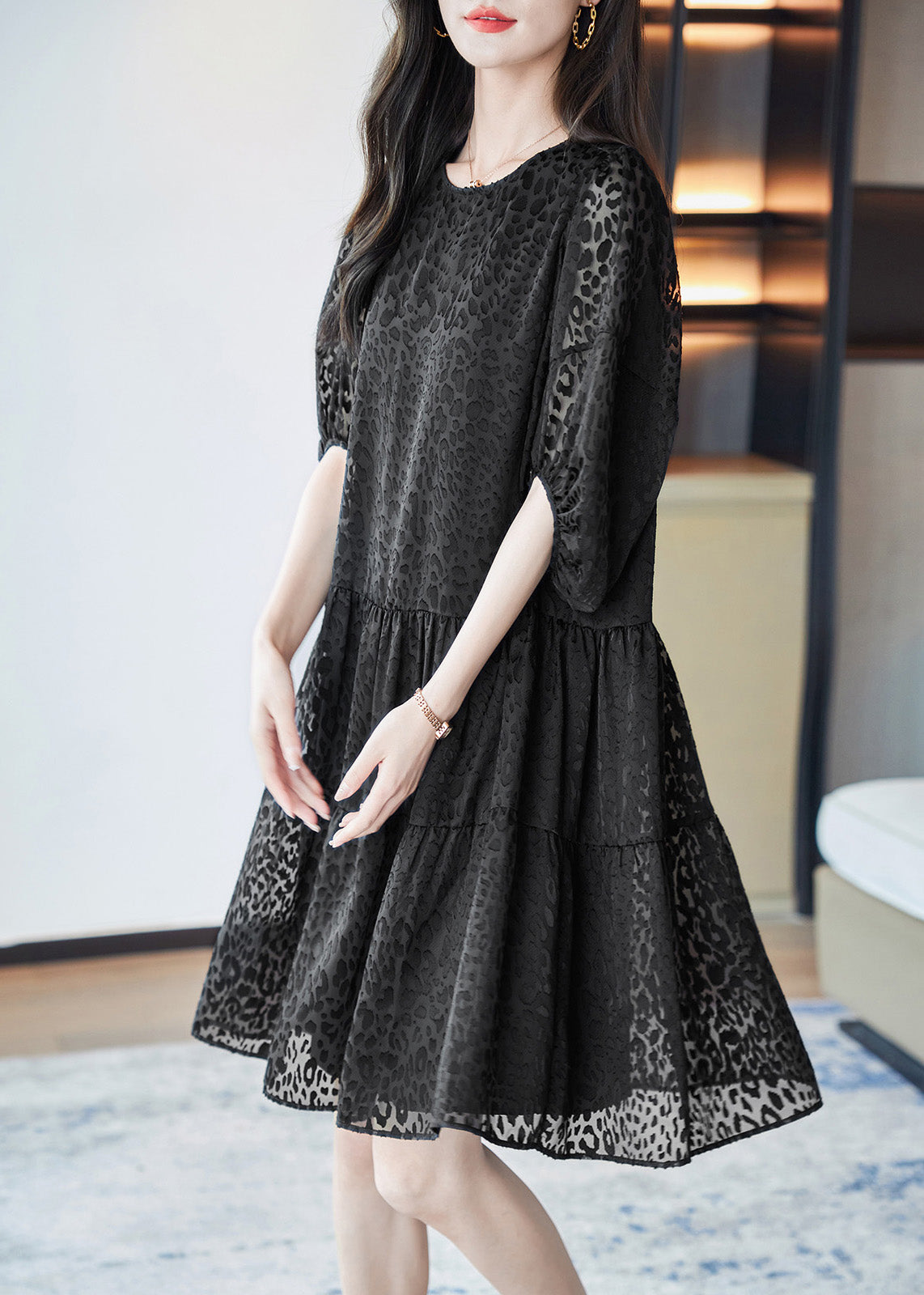 Classic Vintage Dress with a Flattering Fit