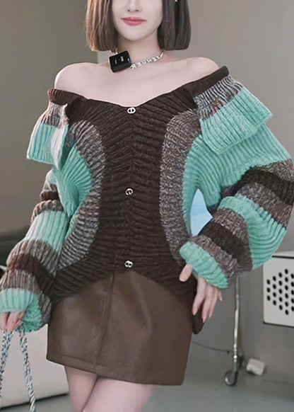 Classic Vintage Sweater with a Flattering Fit