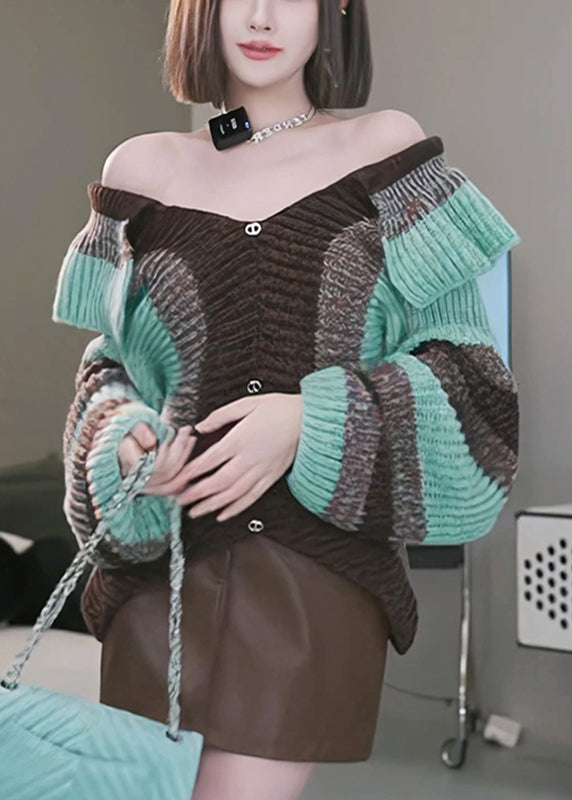 Classic Vintage Sweater with a Flattering Fit