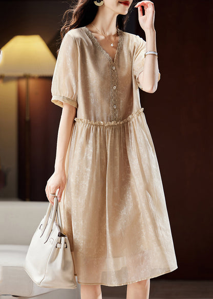Well Tailored Dress with a Graceful Silhouette