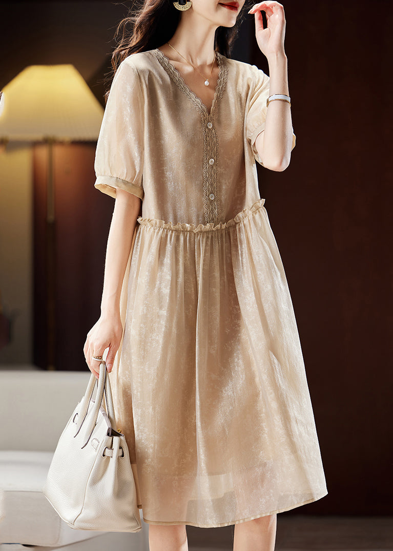 Well Tailored Dress with a Graceful Silhouette
