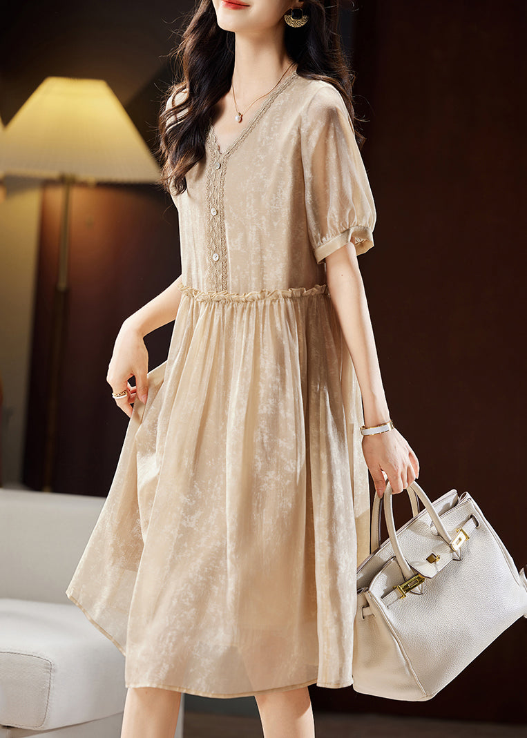 Well Tailored Dress with a Graceful Silhouette