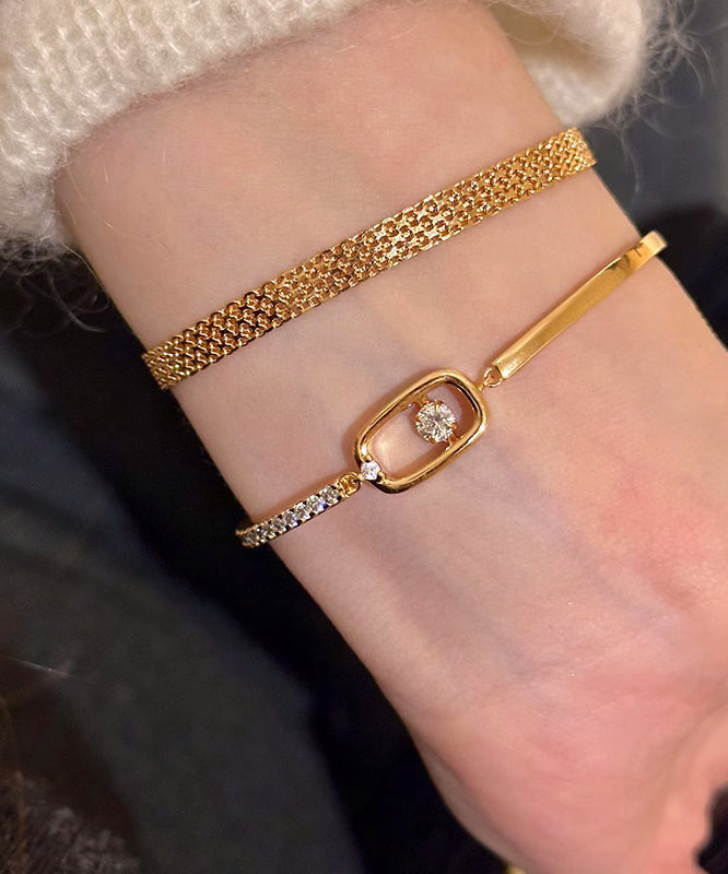 Beautiful Gold Set with Unique Style