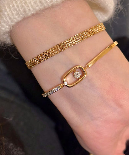 Beautiful Gold Set with Unique Style
