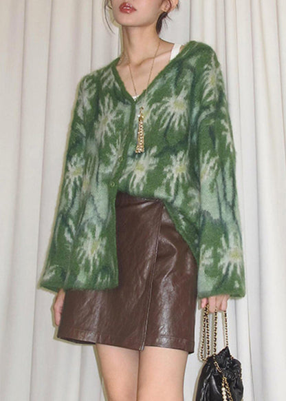 Classic Vintage Sweater with a Flattering Fit