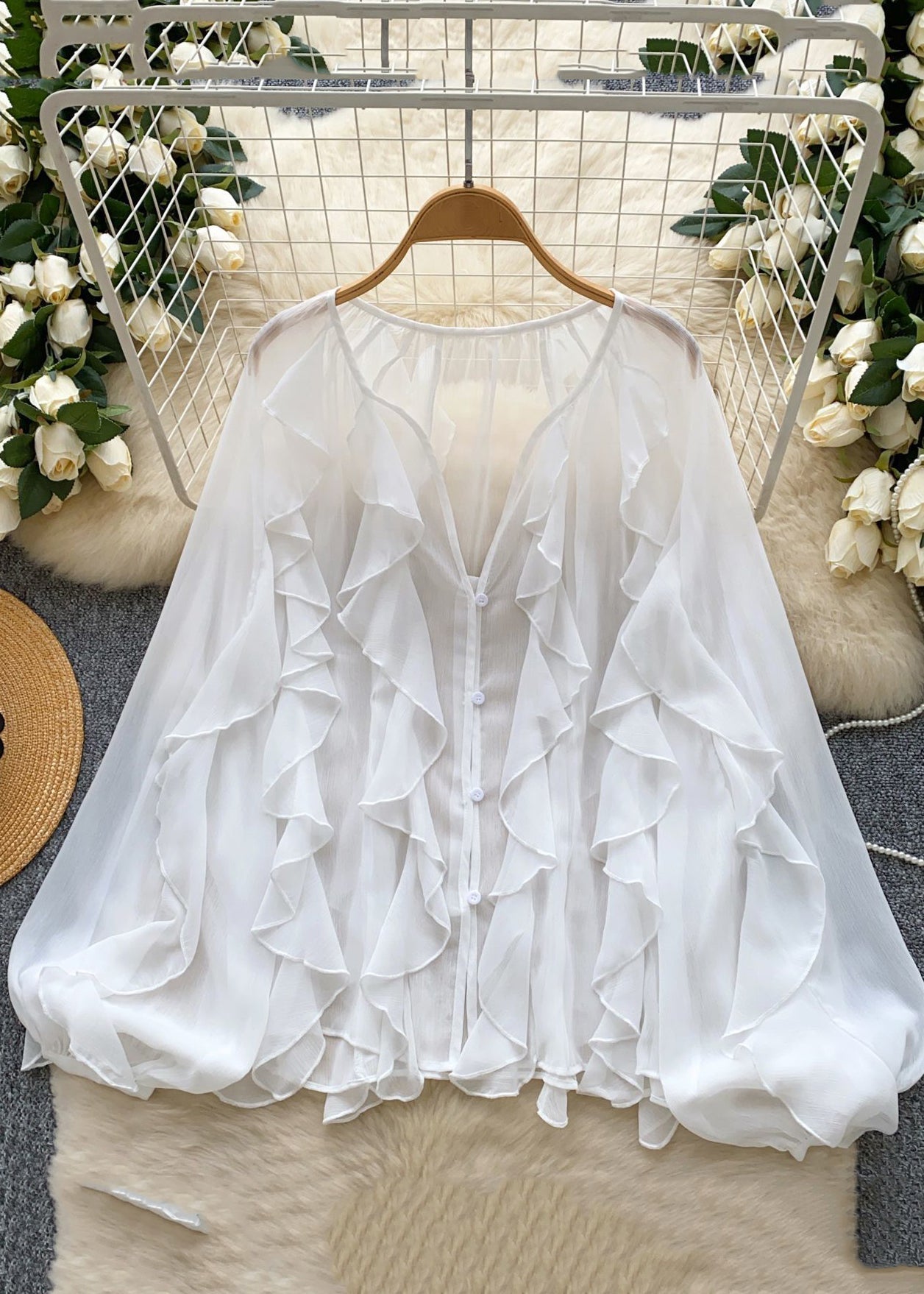Effortlessly Elegant Shirt with a Timeless Design