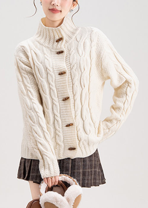 Effortlessly Elegant Coat with a Timeless Design