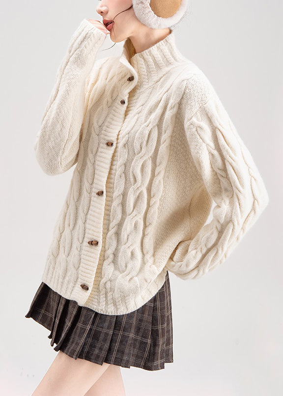 Effortlessly Elegant Coat with a Timeless Design