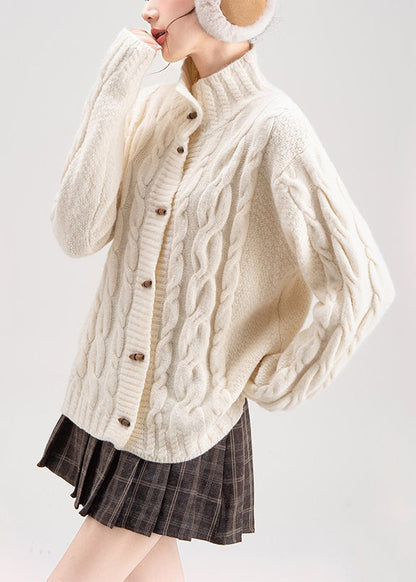 Effortlessly Elegant Coat with a Timeless Design