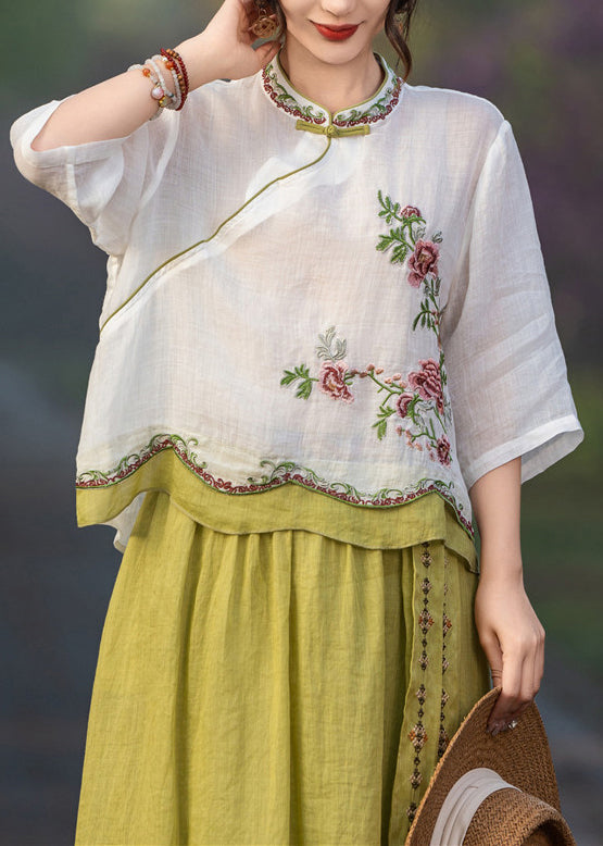 Sophisticated Blouse with a Clean Classic Look