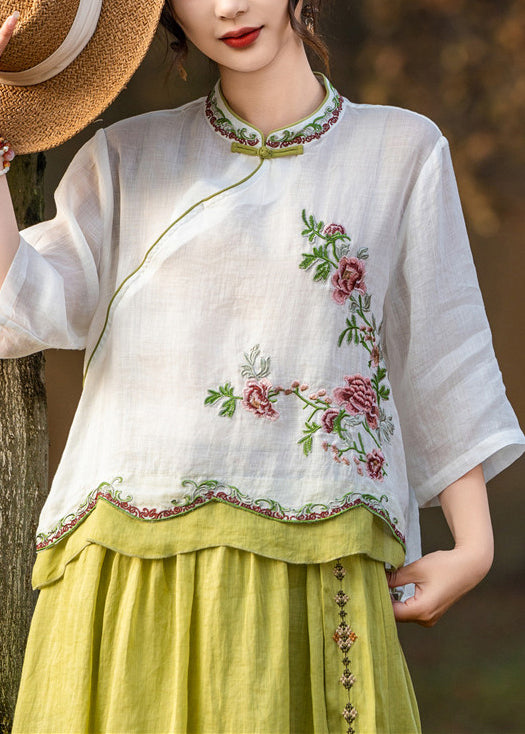 Sophisticated Blouse with a Clean Classic Look