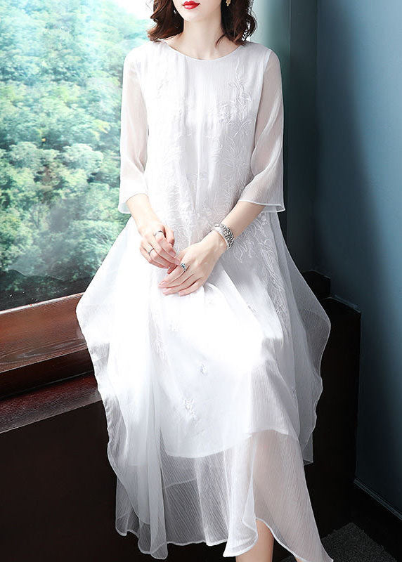 Beautifully Finished Dress in a Timeless Design