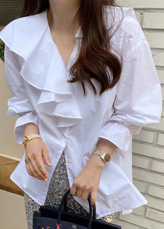 Sophisticated Blouse with a Clean Classic Look