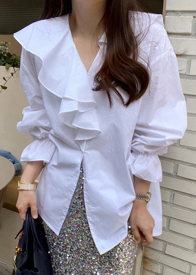 Sophisticated Blouse with a Clean Classic Look