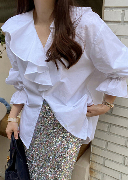 Sophisticated Blouse with a Clean Classic Look