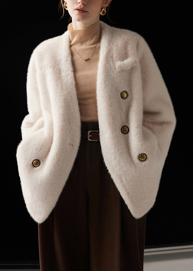Beautifully Finished Coat in a Timeless Design