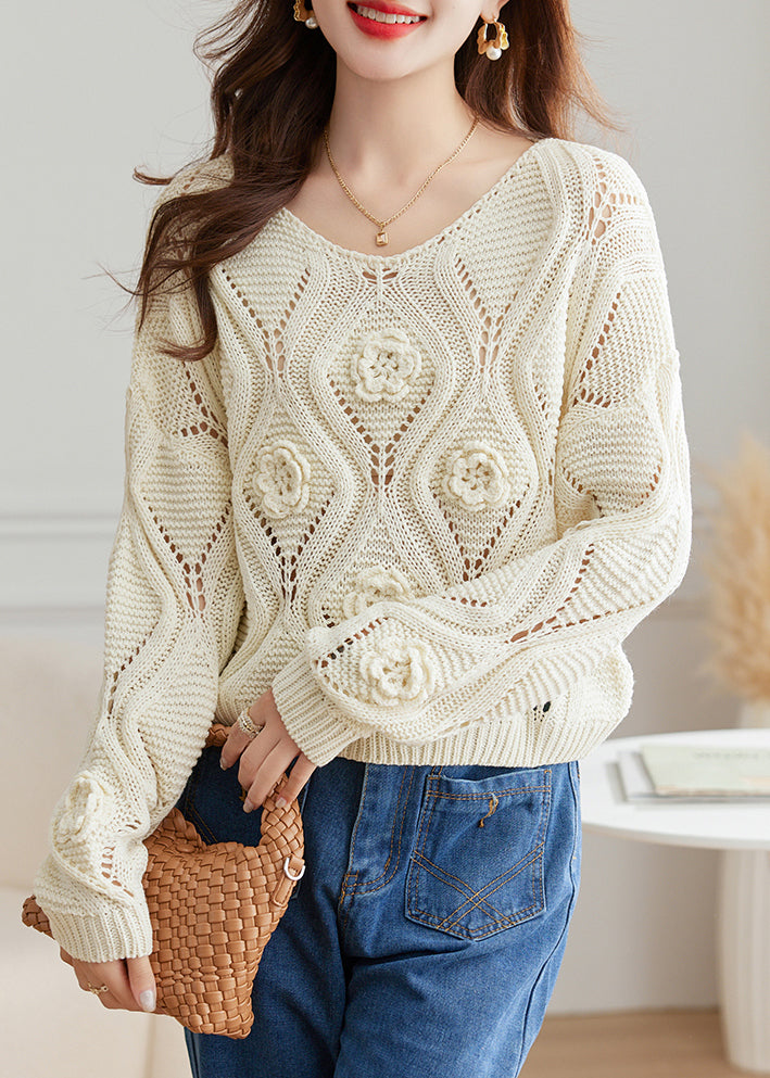 Well Tailored Sweater with a Graceful Silhouette
