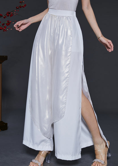 Effortlessly Elegant Pants with a Timeless Design