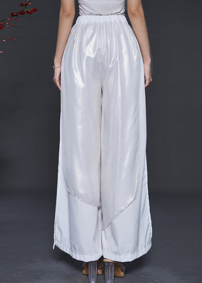Effortlessly Elegant Pants with a Timeless Design