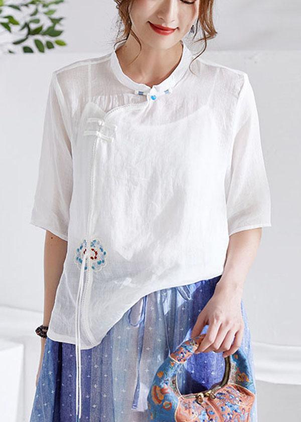 Sophisticated Blouse with a Clean Classic Look