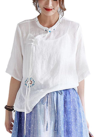 Sophisticated Blouse with a Clean Classic Look