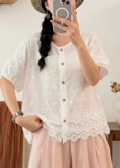 Effortlessly Elegant Blouse with a Timeless Design