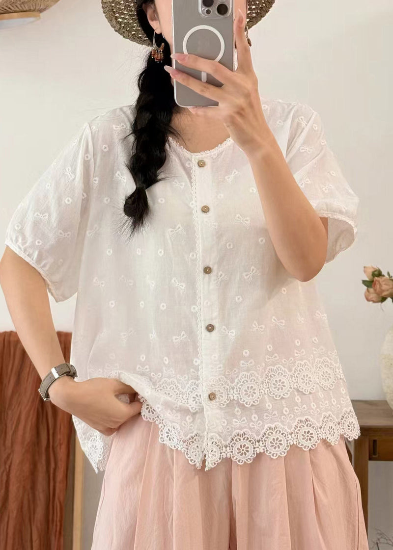 Effortlessly Elegant Blouse with a Timeless Design