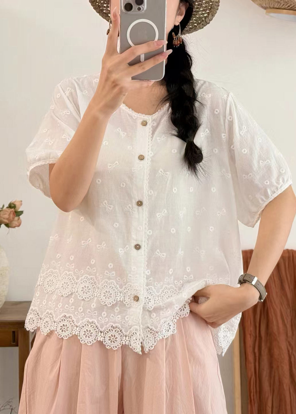 Effortlessly Elegant Blouse with a Timeless Design
