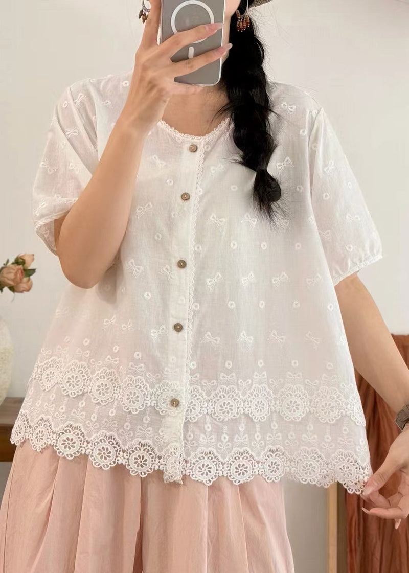 Effortlessly Elegant Blouse with a Timeless Design