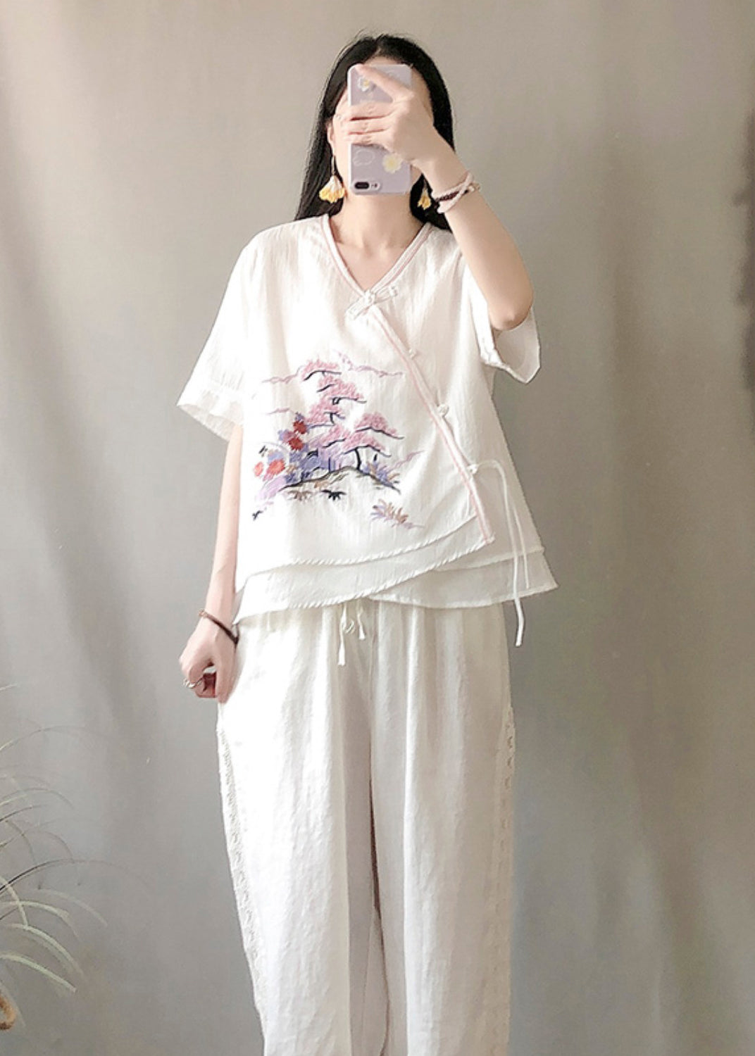 Beautifully Crafted Blouse in a Classic Style