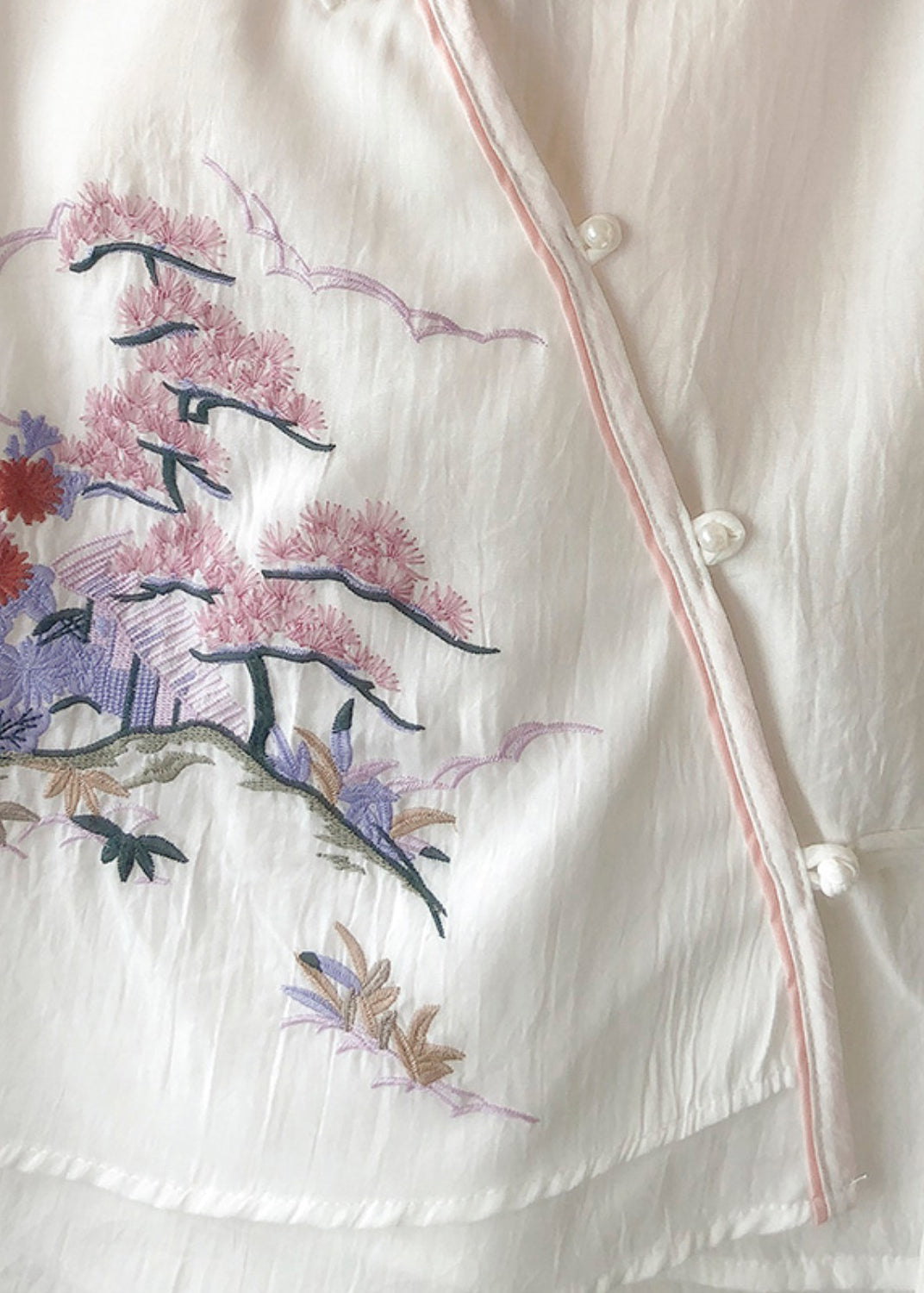 Beautifully Crafted Blouse in a Classic Style