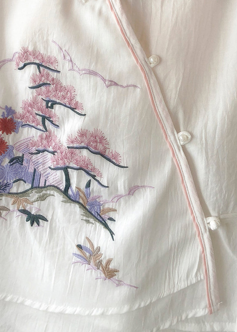Beautifully Crafted Blouse in a Classic Style