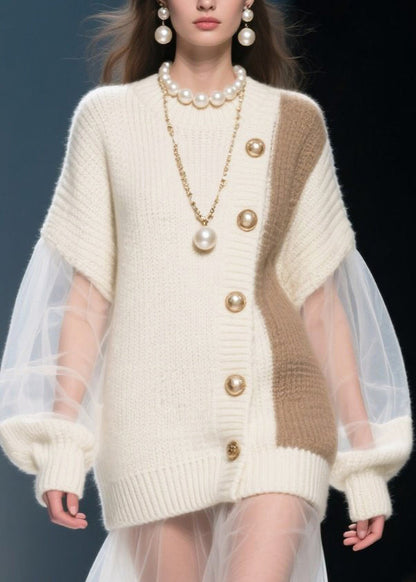 Well Tailored Sweater with a Graceful Silhouette