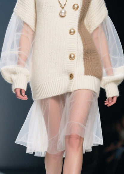 Well Tailored Sweater with a Graceful Silhouette