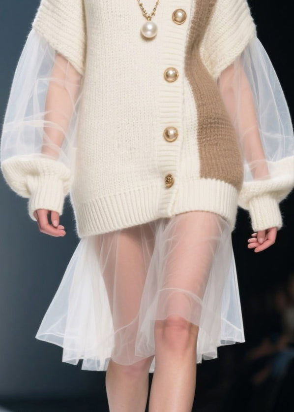 Well Tailored Sweater with a Graceful Silhouette