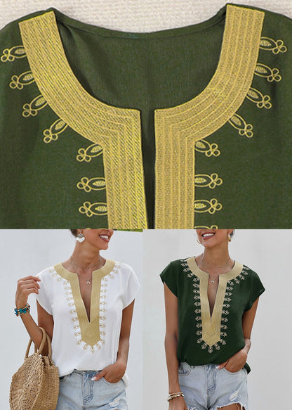 Well Tailored Top with a Graceful Silhouette