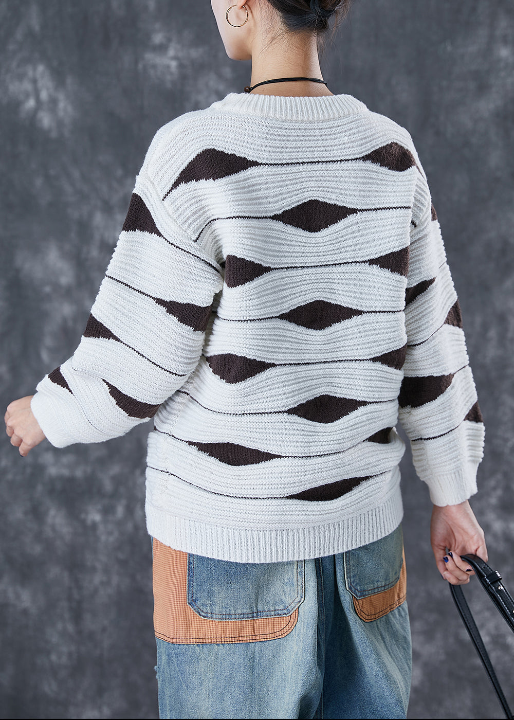 Effortlessly Elegant Top with a Timeless Design