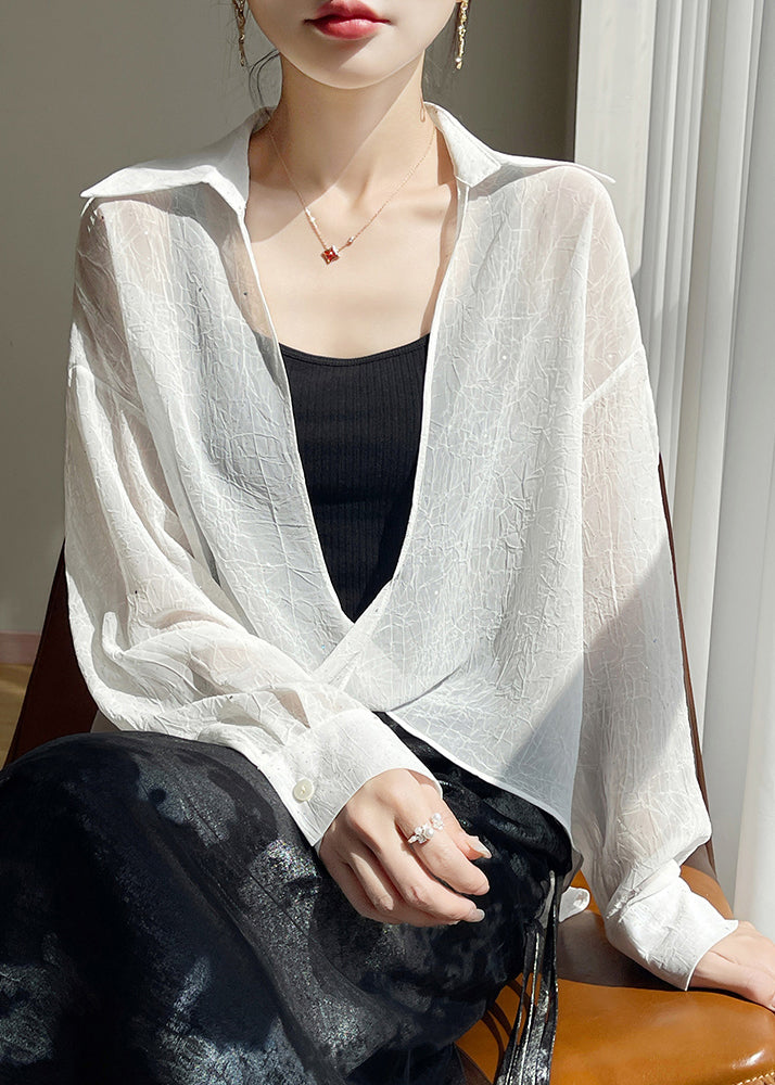 Sophisticated Blouse with a Clean Classic Look
