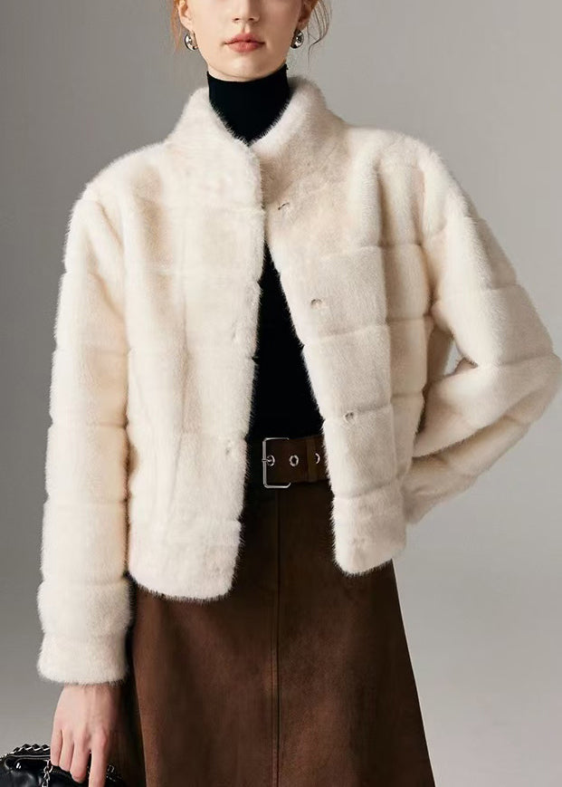 Elegantly Styled Coat for Everyday Wear