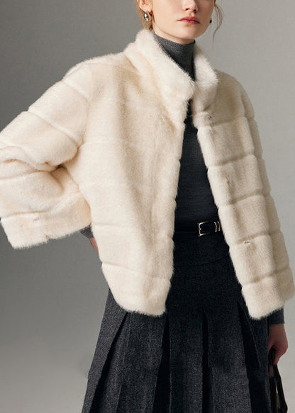 Elegantly Styled Coat for Everyday Wear