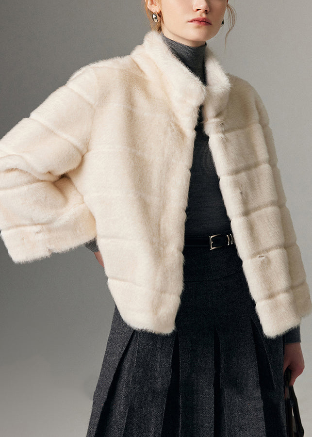 Elegantly Styled Coat for Everyday Wear