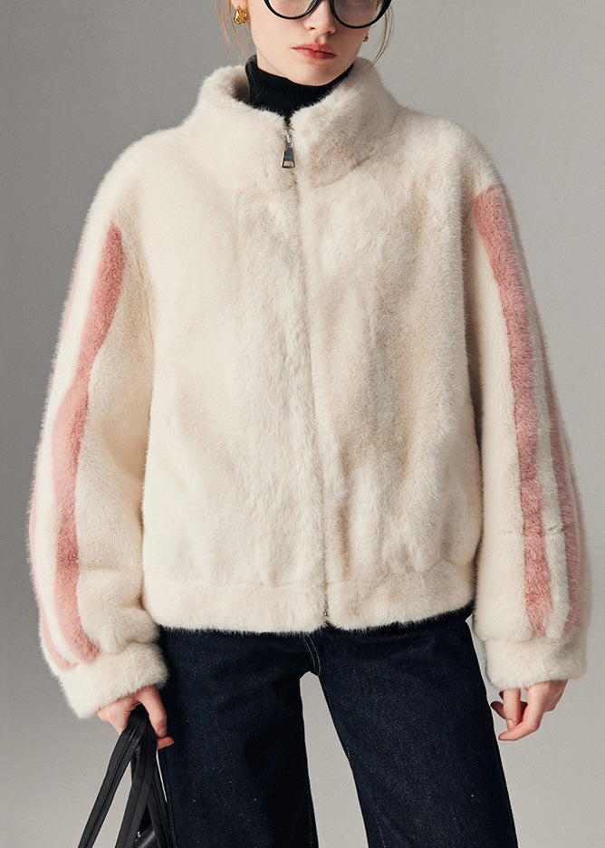 Well Tailored Coat with a Graceful Silhouette