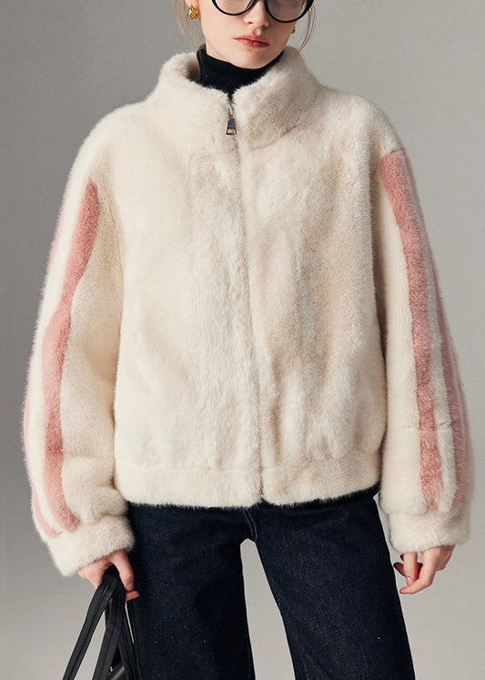 Well Tailored Coat with a Graceful Silhouette
