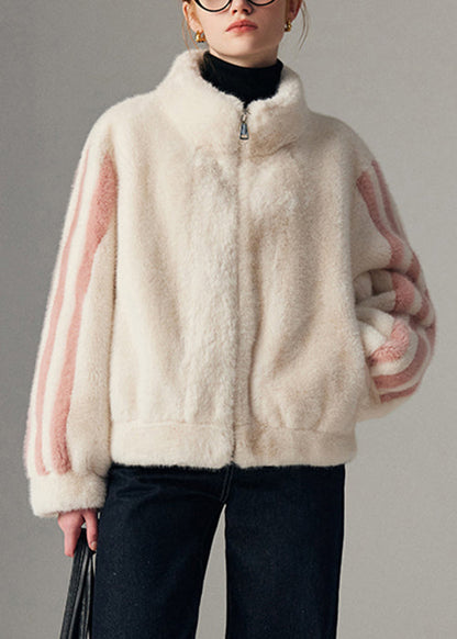Well Tailored Coat with a Graceful Silhouette