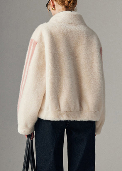 Well Tailored Coat with a Graceful Silhouette