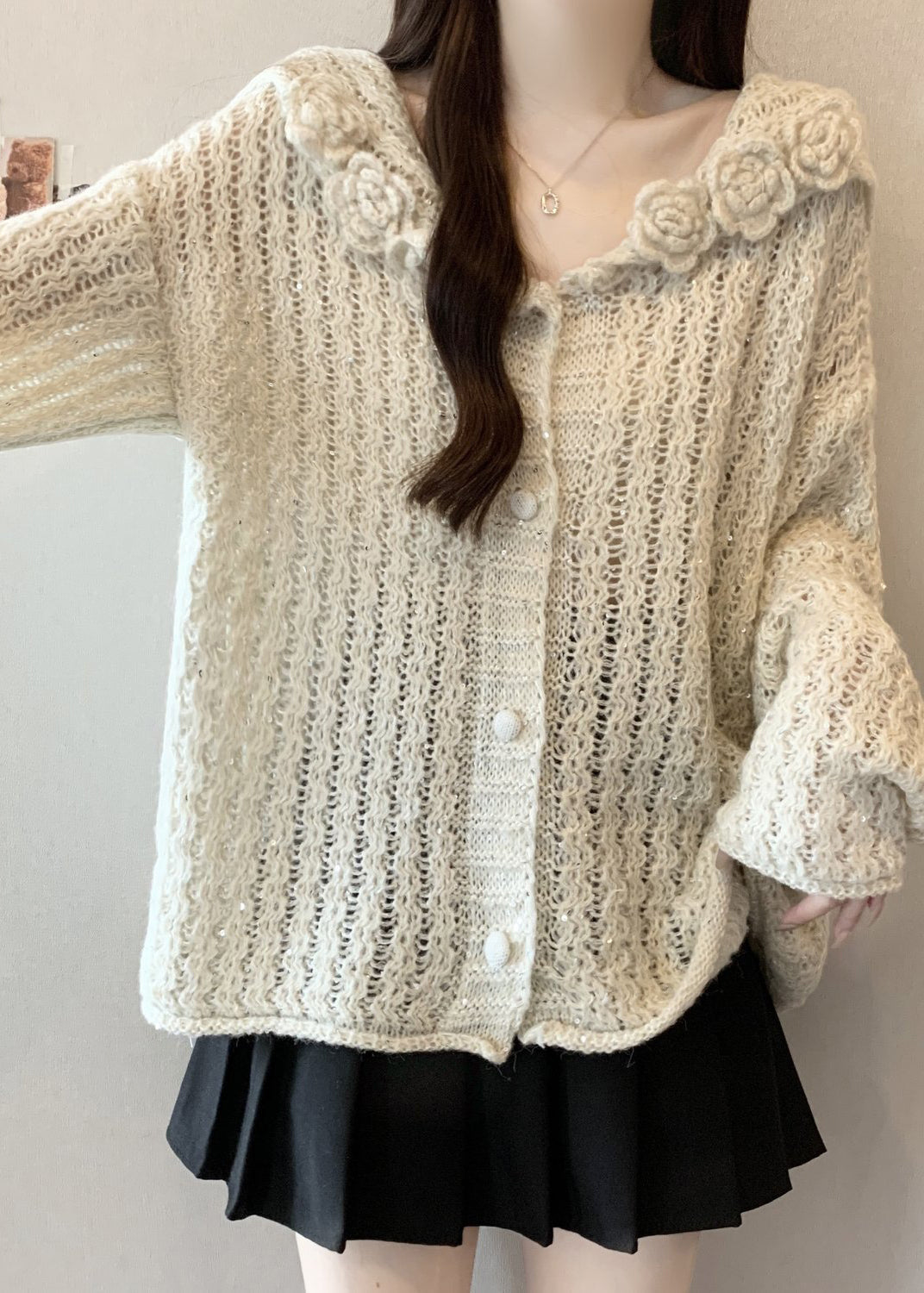 Well Tailored Cardigan with a Graceful Silhouette